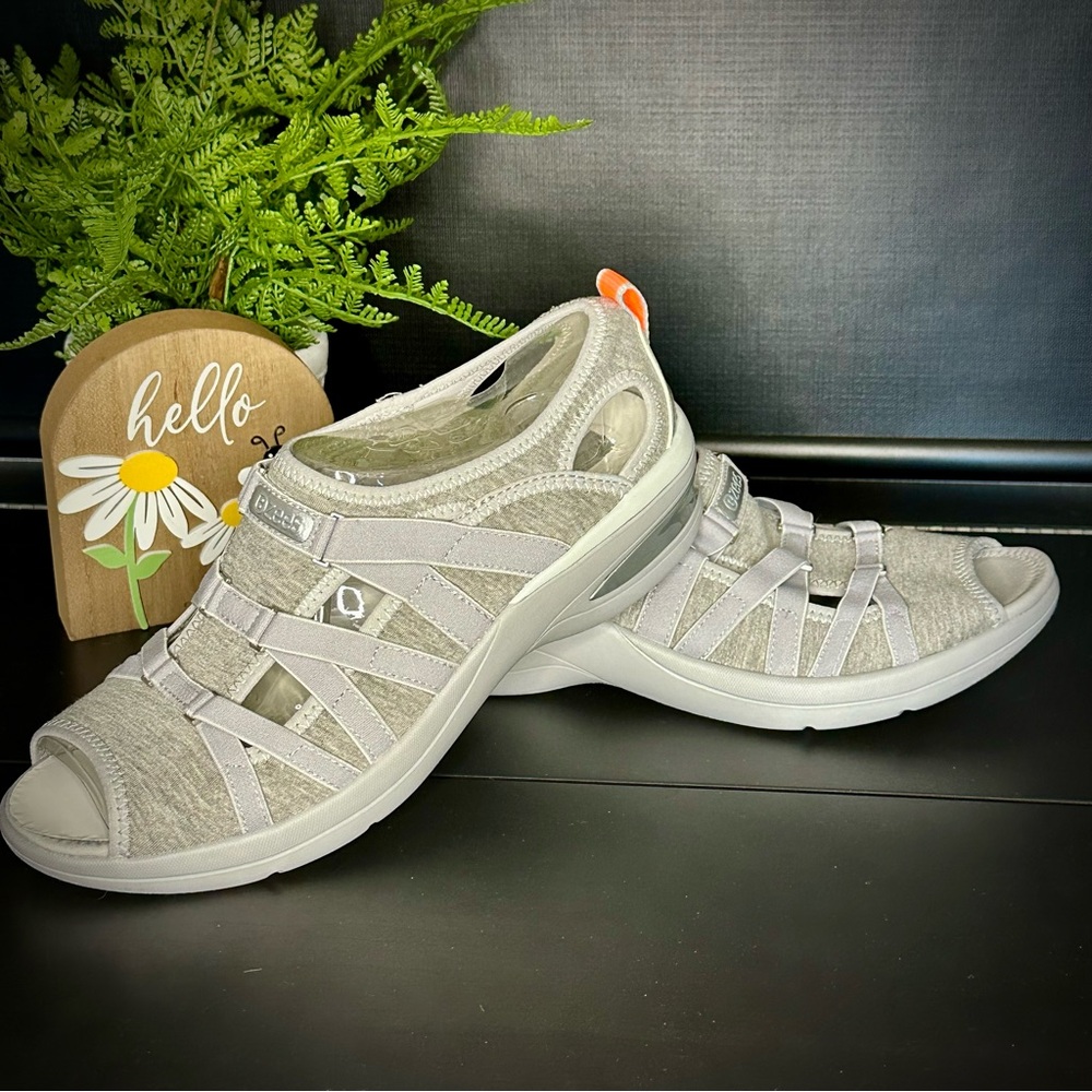 NWT BZees Reveal Grey Open Toe Comfort Shoe size 10W